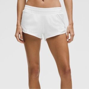 Lululemon white low rise 2.5 inch hotty hots